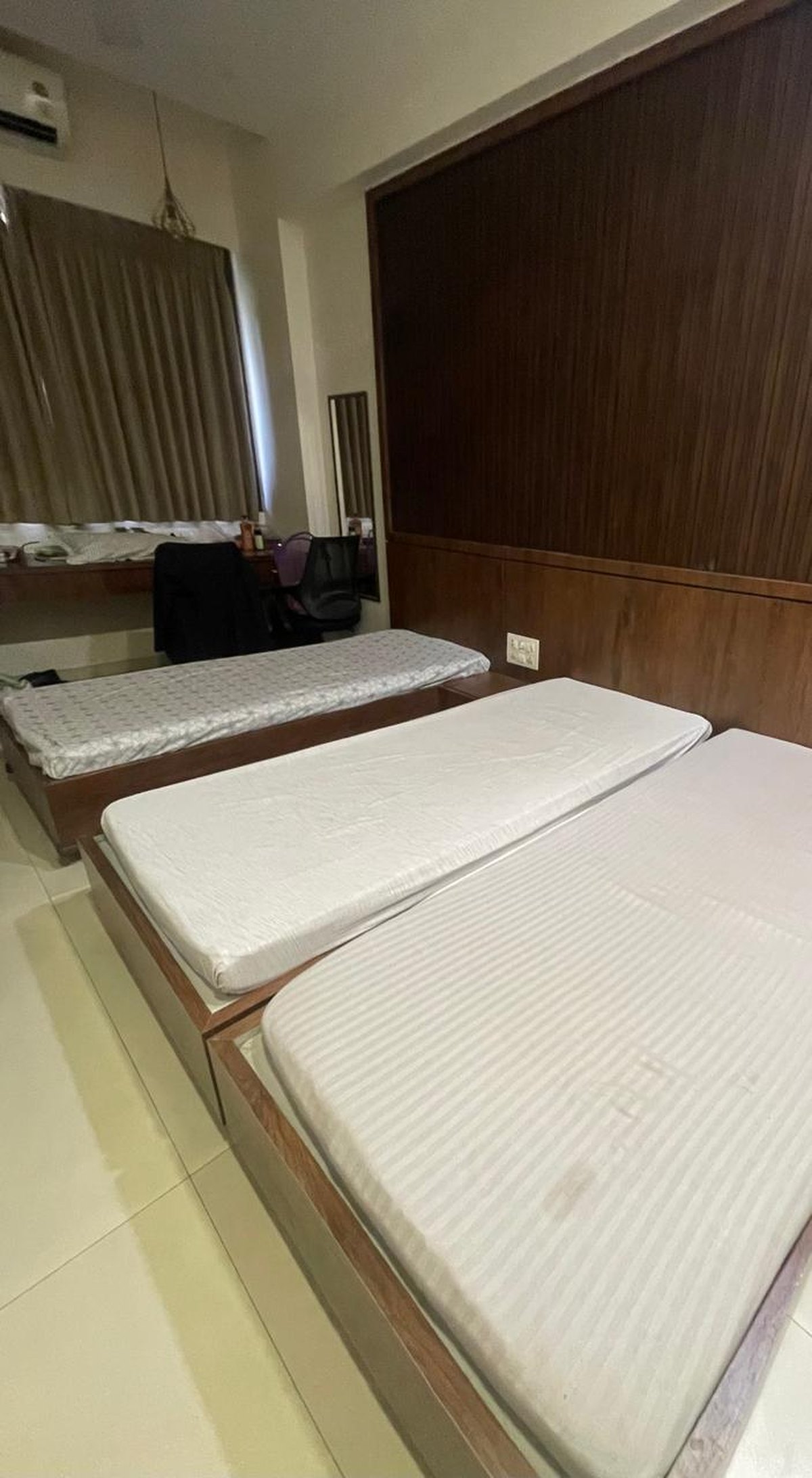 3-Sharing AC Room