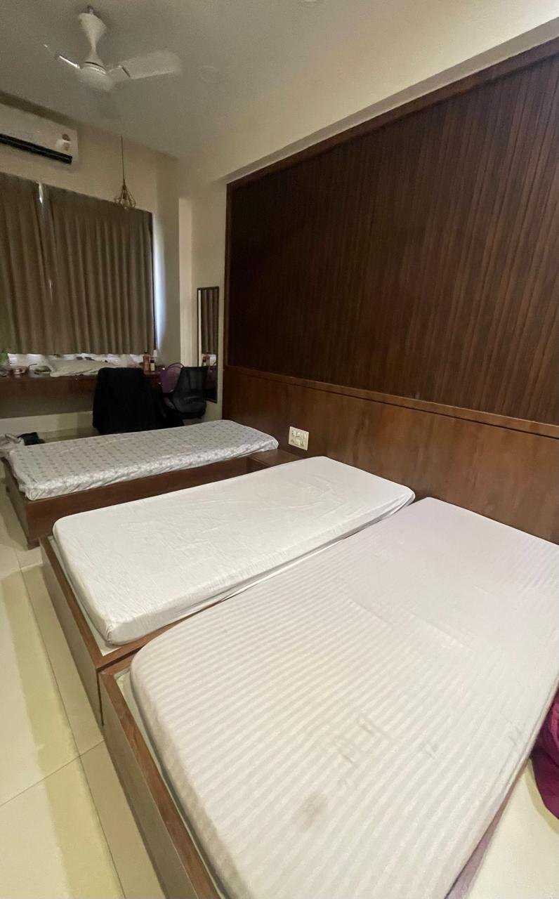 3-Sharing AC Room