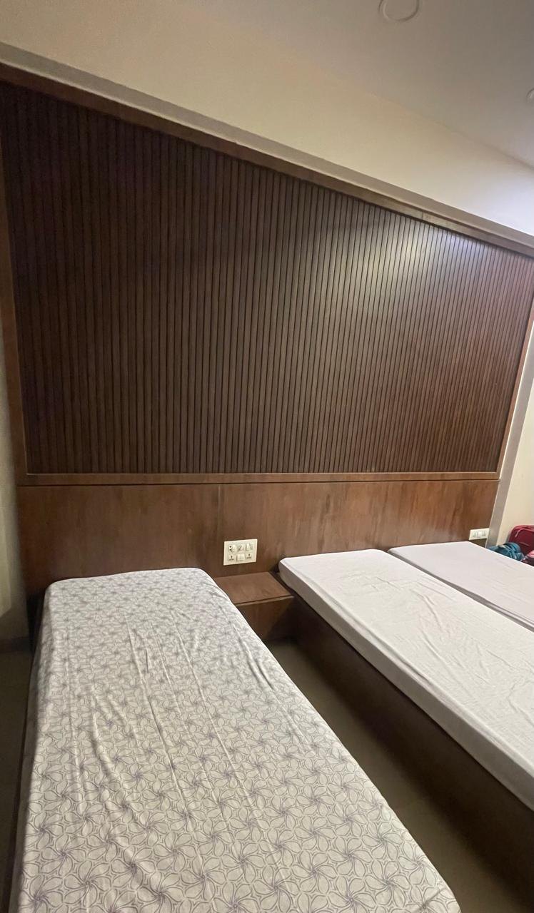 3-Sharing AC Room